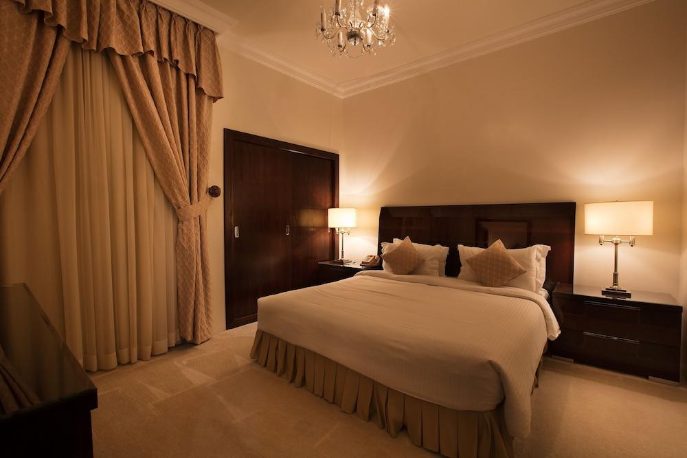 Al Gosaibi Hotel - Room