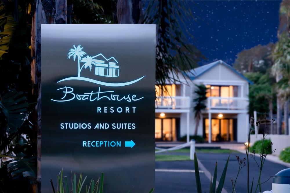 Boathouse Resort Studios & Suites - Reception