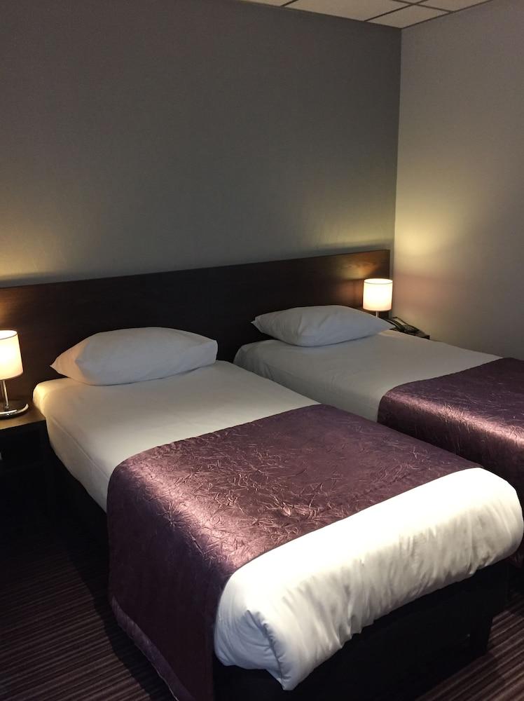Hotel Luxer - Room