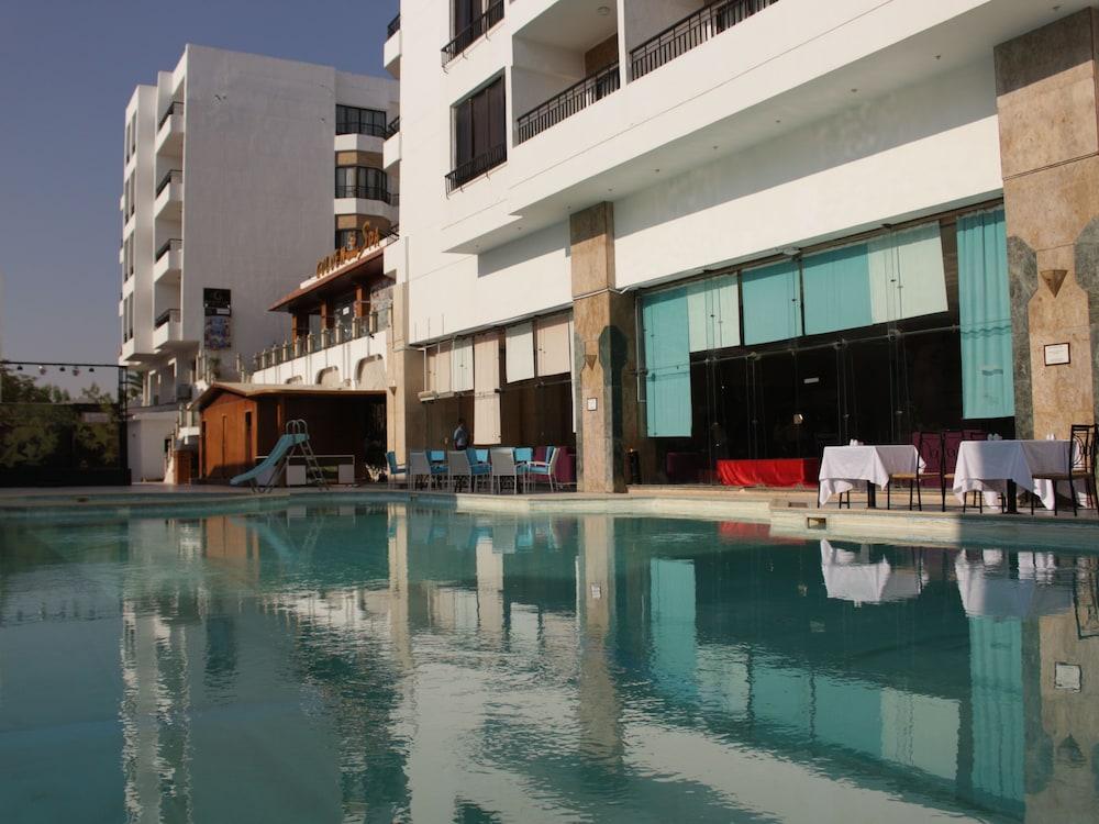 Marlin Inn Azur Resort - Outdoor Pool