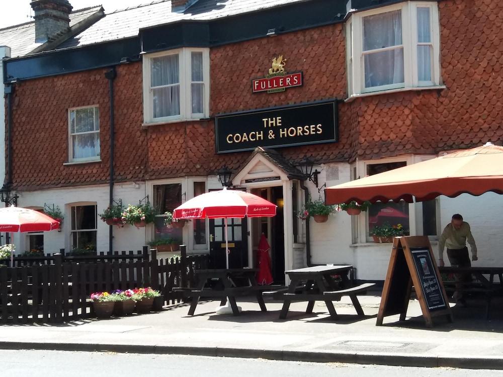 The Coach and Horses - Exterior