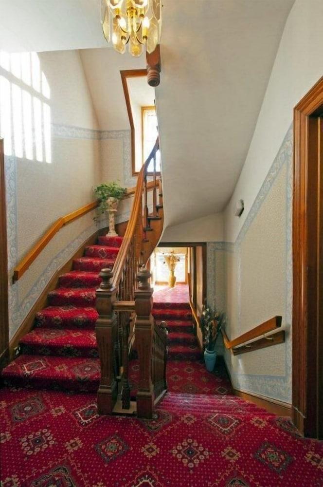 Rosemount Hotel - Staircase