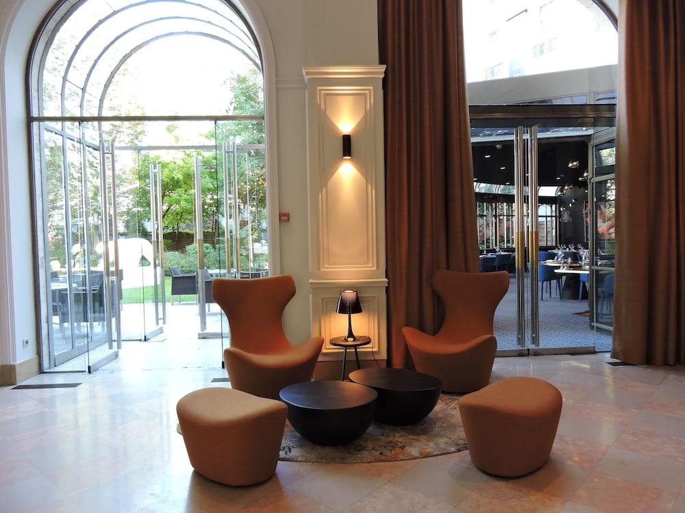 Grand Hotel La Cloche Dijon MGallery - Lobby Sitting Area