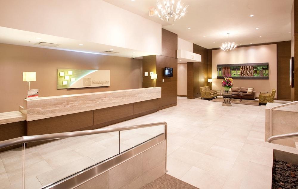 Holiday Inn Vancouver Centre, an IHG Hotel - Lobby