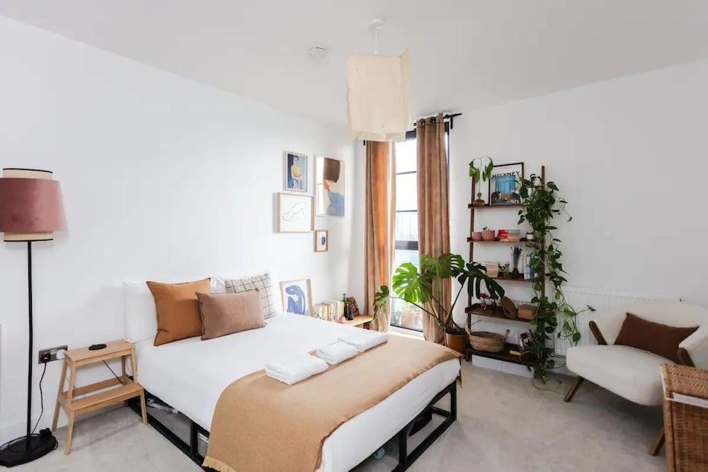 Bright 1 Bedroom Apartment in Hackney Wick With Balcony - Room