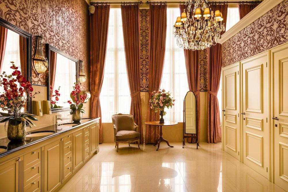 Grand Hotel Casselbergh Bruges - Interior Detail