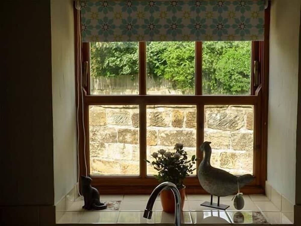 Quakers Cottage - Interior