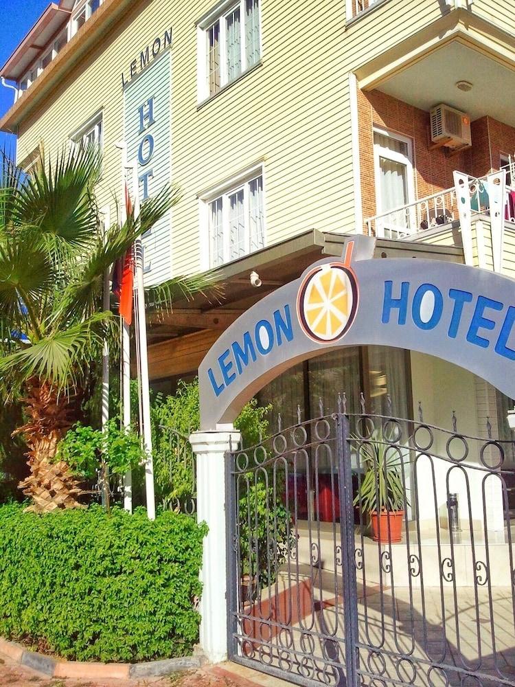 Lemon Hotel - Featured Image