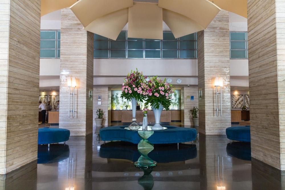 Radisson Blu Hotel Cairo Heliopolis - Lobby