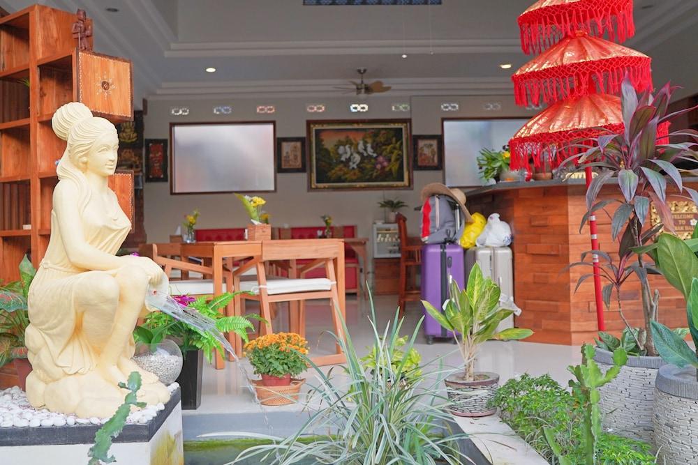 Lebak Bali Residence - Lobby Sitting Area