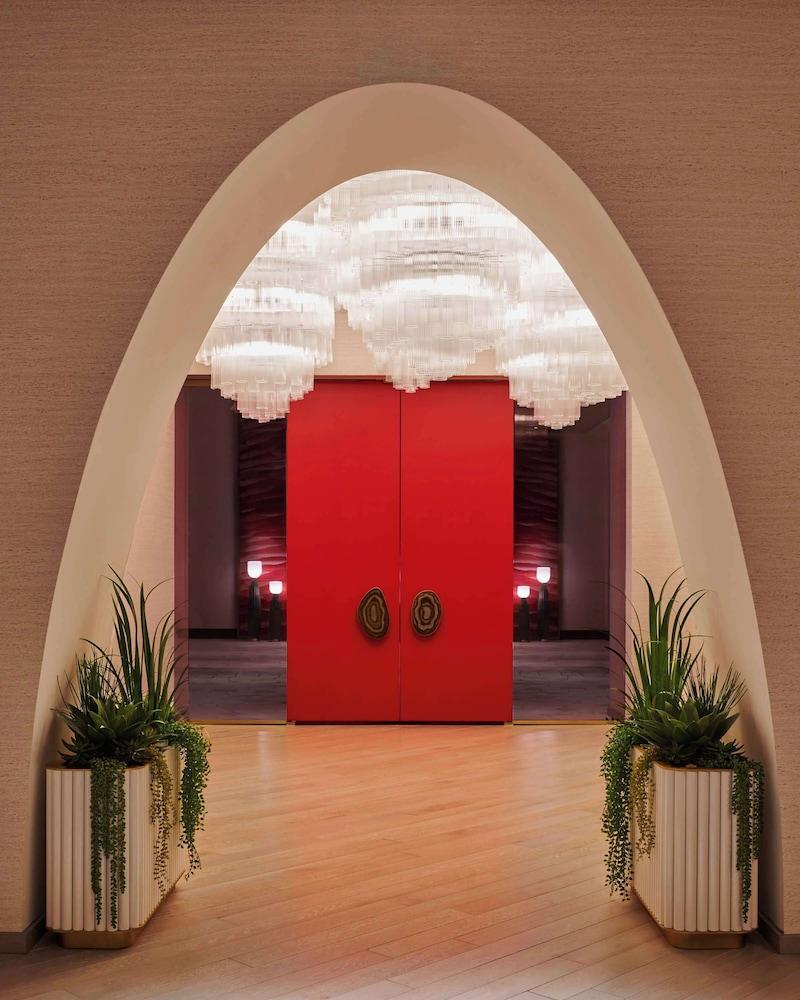 Virgin Hotels Las Vegas, Curio Collection by Hilton - Lobby