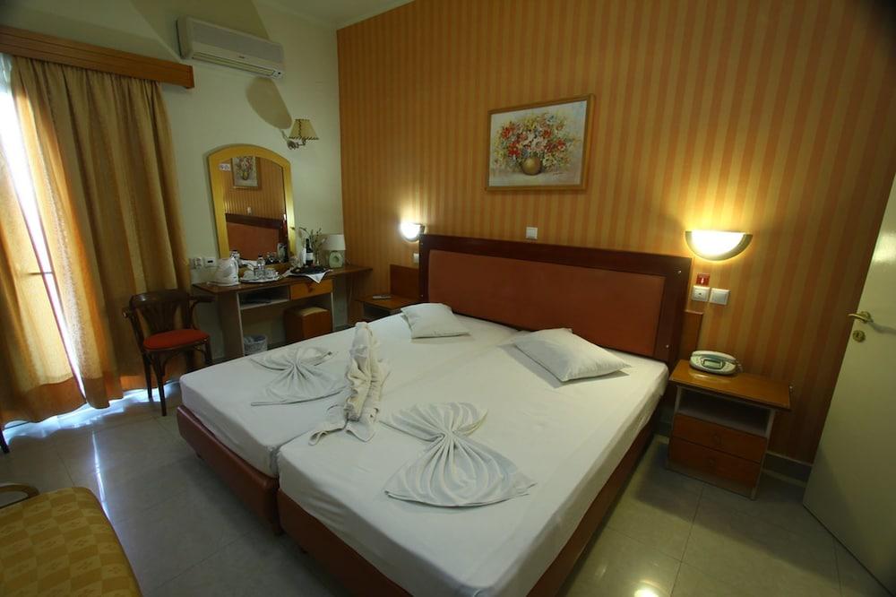 Mantas Hotel - Room