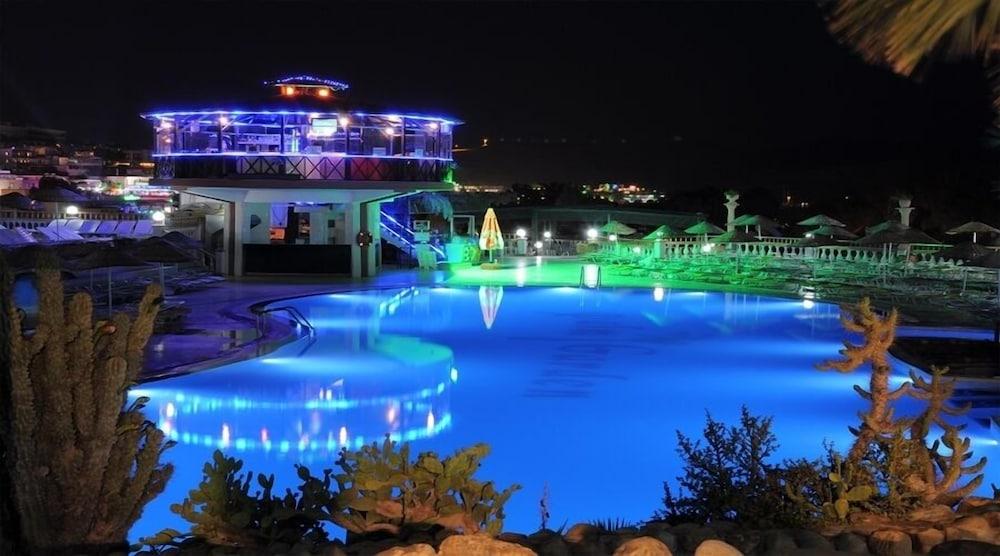 Palm Garden Gumbet Hotel – All Inclusive - Outdoor Pool