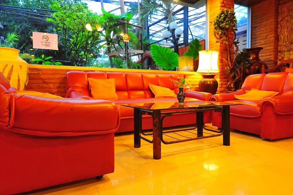 Sathorn Saint View Serviced Apartment - Lobby Sitting Area