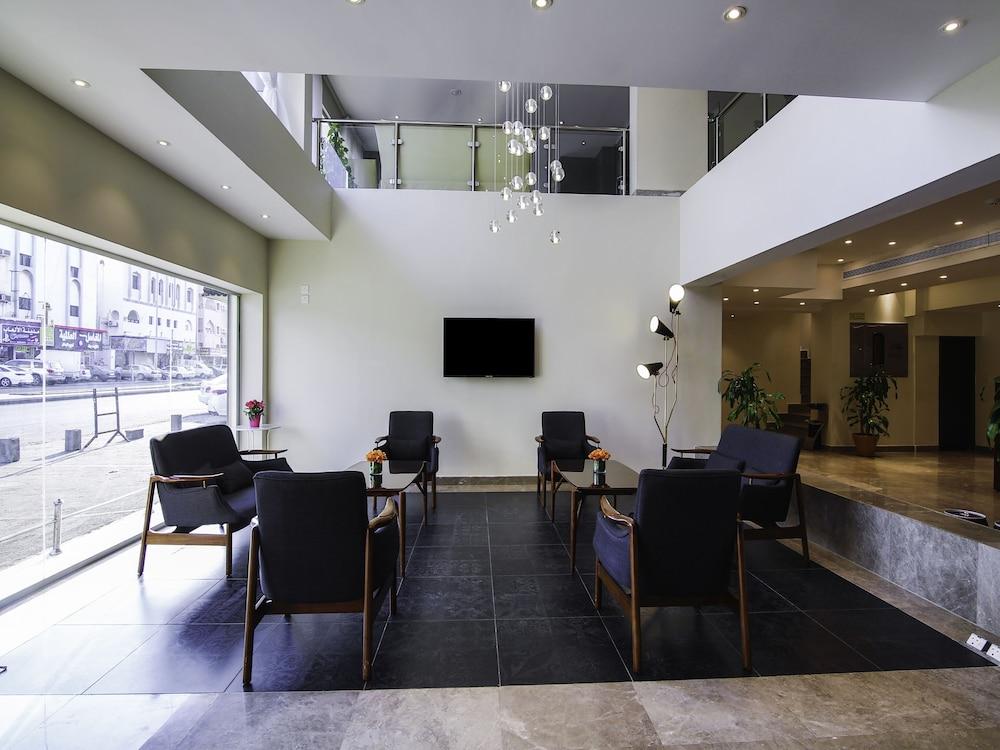 Prestige Suite - Lobby Lounge