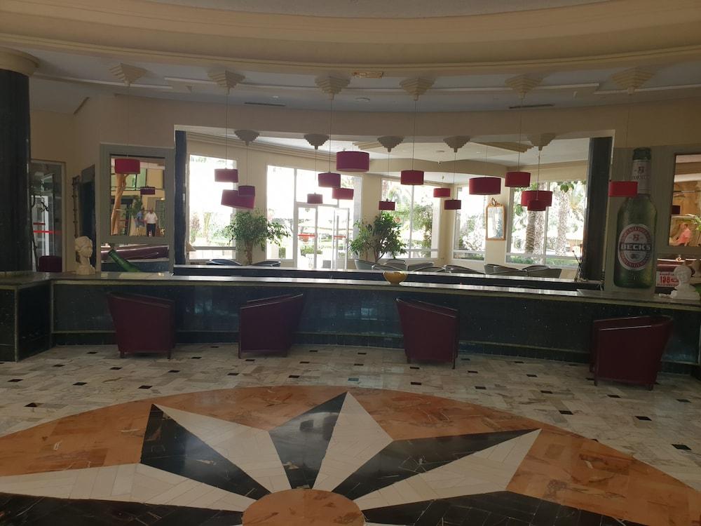 Azur Plaza - Lobby Lounge
