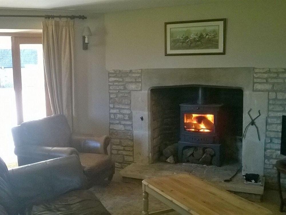 Battens Farm Cottages - B&B and Self-catering Accommodation - Lounge