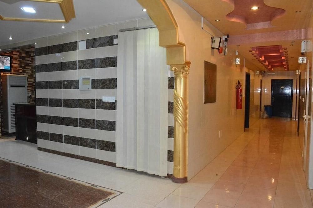 Al Eairy Furnished Apartments Jizan 1 - Interior Entrance