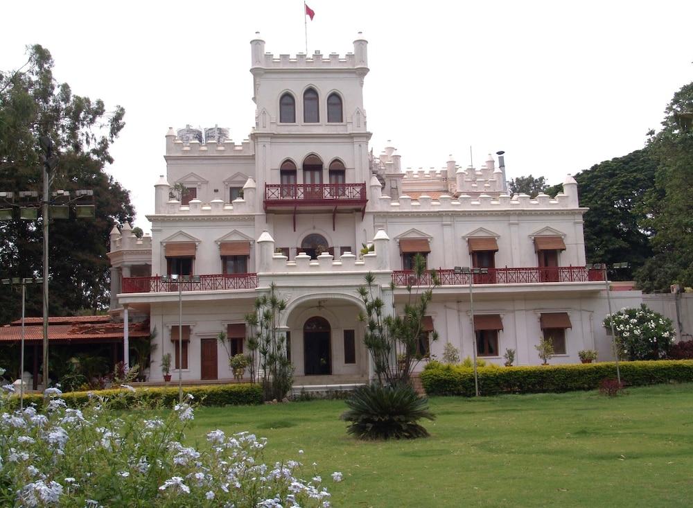 Jayamahal Palace Hotel - Featured Image