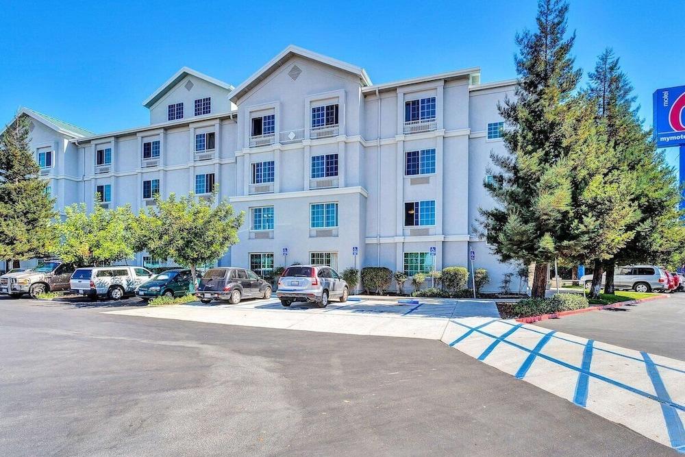 Motel 6 Belmont, CA - San Francisco - Redwood City - Featured Image