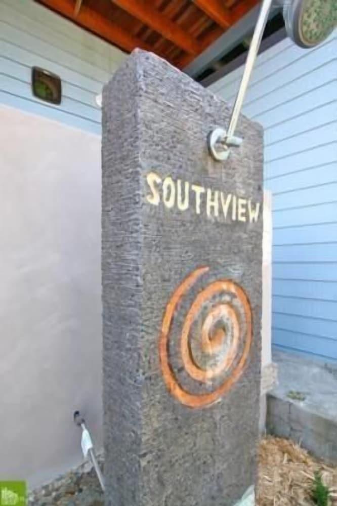 Southview Boutique Guest House - Property Grounds