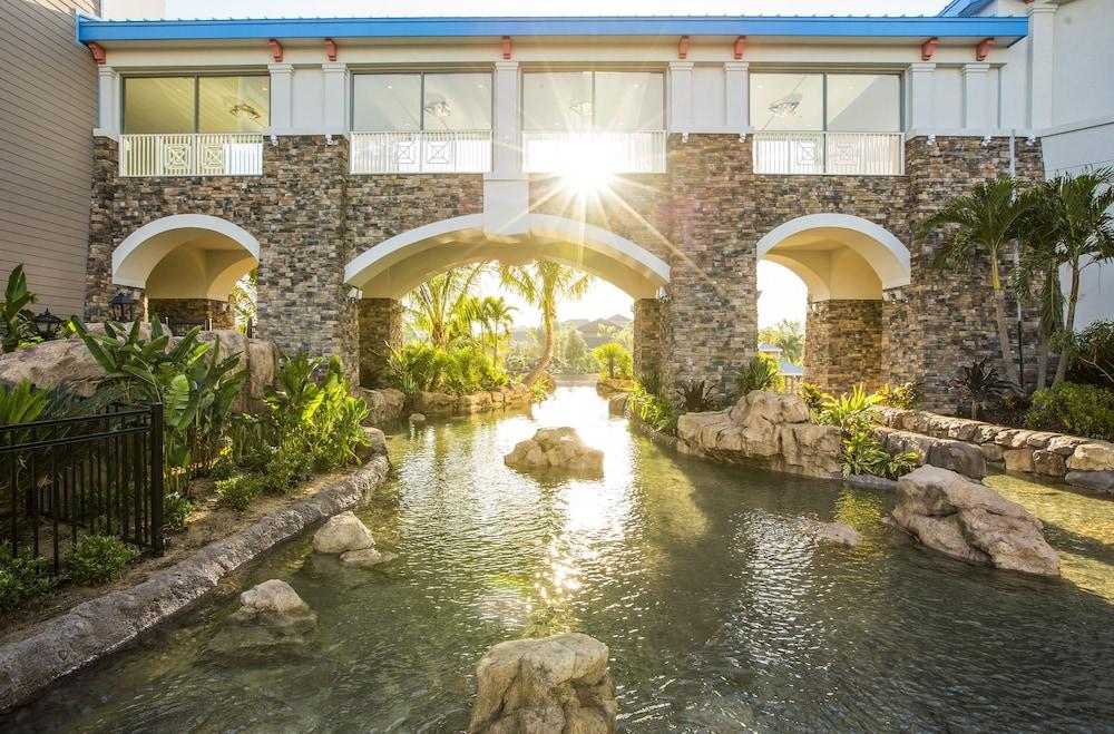 Universal's Loews Sapphire Falls Resort - Property Grounds