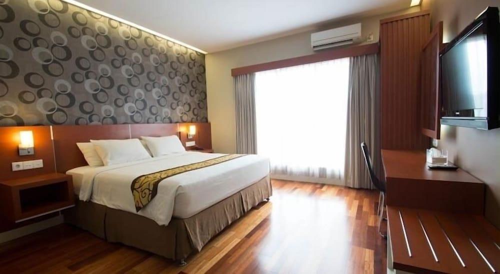 Hotel Trio Indah 2 Malang - Featured Image