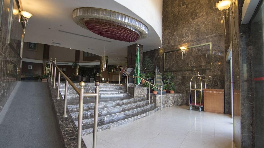 Sadeem Al Fajr Hotel Suites - Interior Entrance