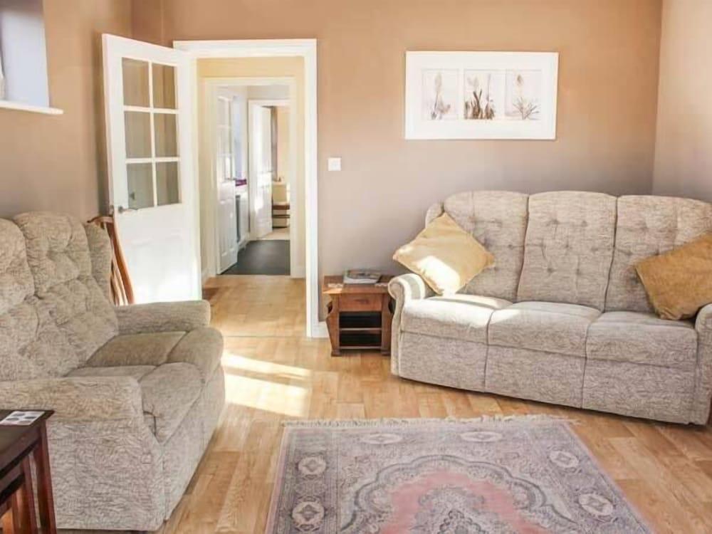 Primrose Cottage - Living Room