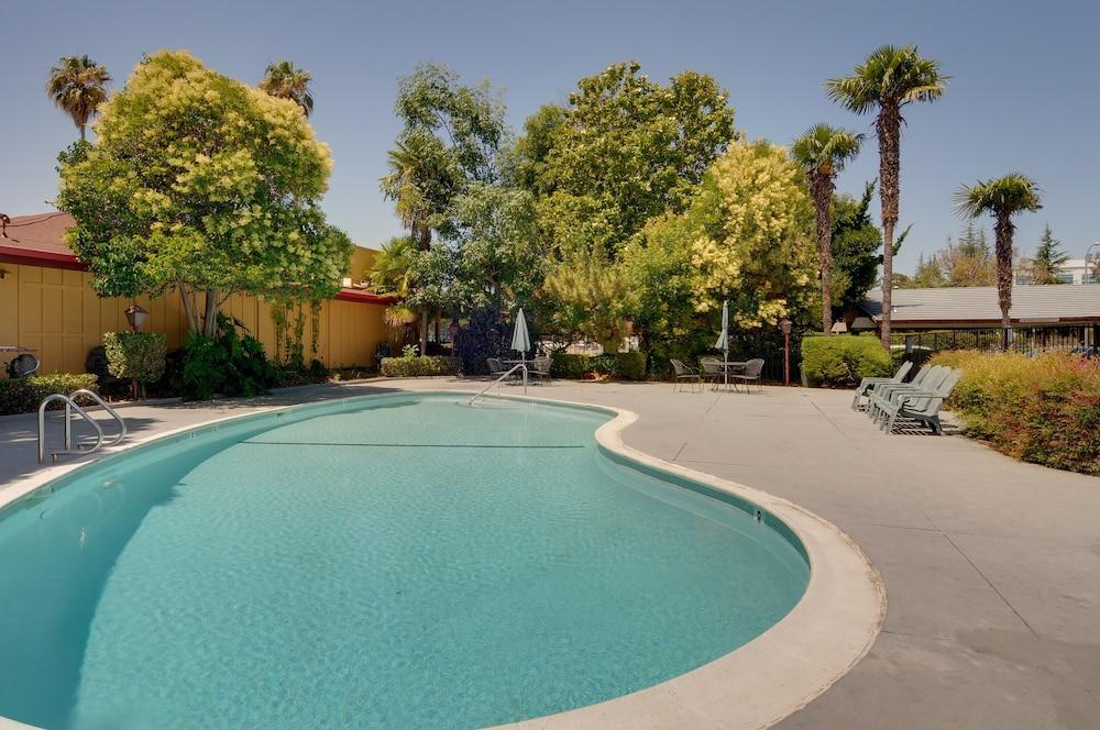 Vagabond Inn Sunnyvale - Outdoor Pool