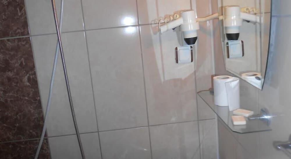Alanya Demir Hotel - Bathroom