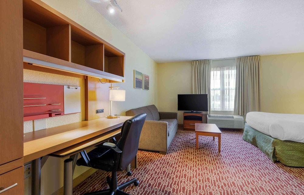Extended Stay America Suites Chantilly Dulles - Room