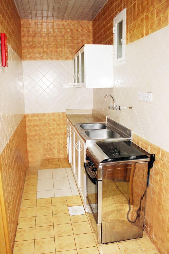 Al Eairy Furnished Apartments Qassim 3 - Private kitchen