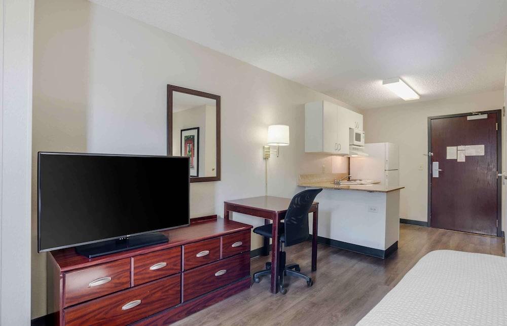 Extended Stay America Suites Los Angeles Torrance Blvd - Room