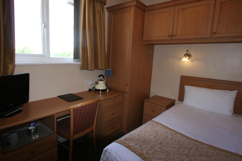 Grange Moor Hotel - Room