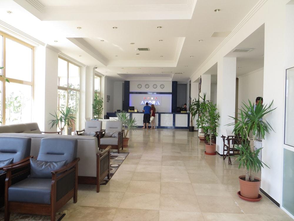 Arora Hotel - Lobby