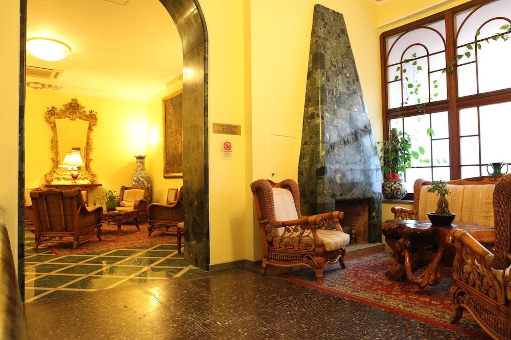 Impero Hotel Rome - Lobby Sitting Area
