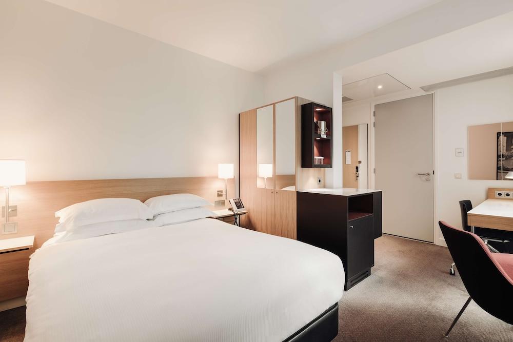 DoubleTree by Hilton Hotel Amsterdam Centraal Station - Room