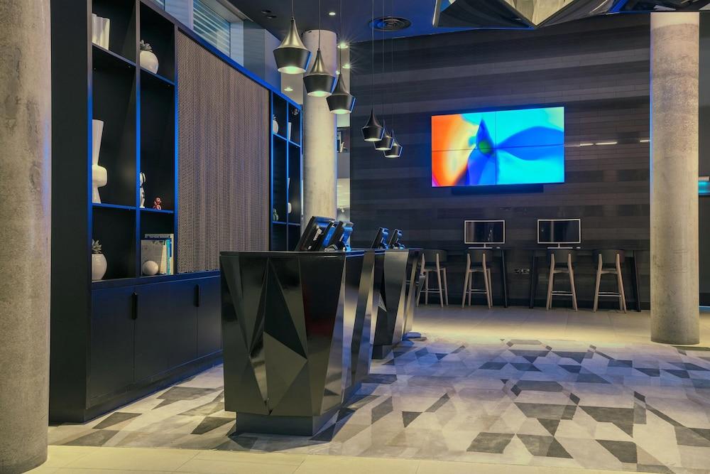 Aloft London Excel - Lobby Lounge