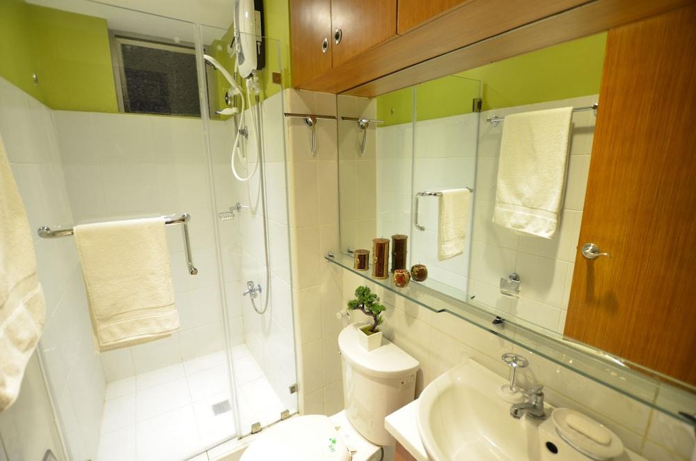 A Homey Place Manila - Bathroom