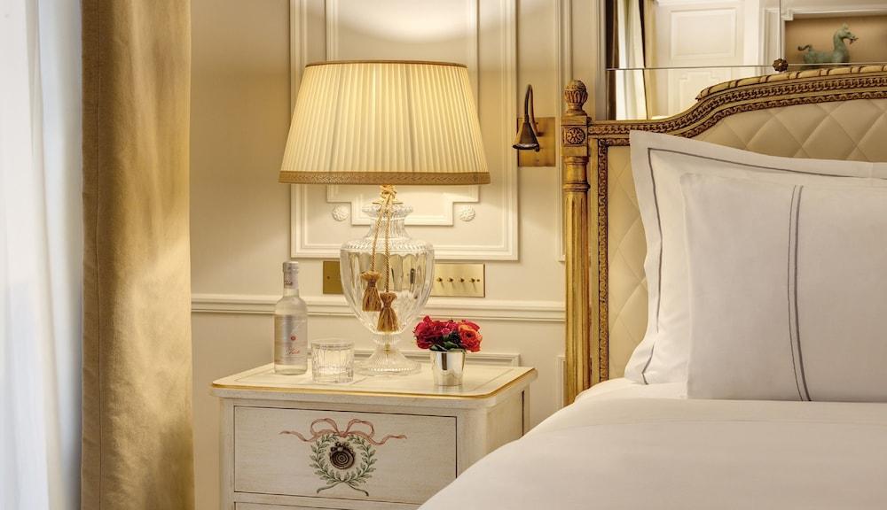 Hôtel Splendide Royal Paris - Relais & Châteaux - Room