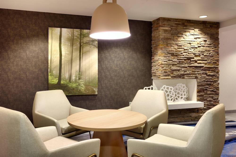 Fairfield Inn and Suites by Marriott Roswell - Lobby Lounge