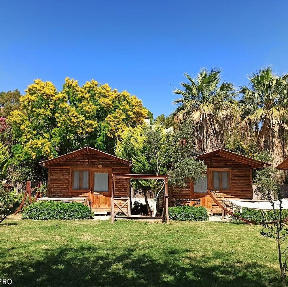 Pitos Bungalows - Featured Image