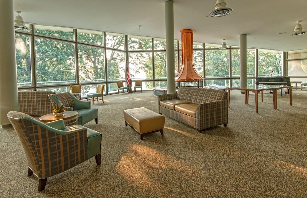 Kentucky Dam Village State Resort Park - Lobby Sitting Area