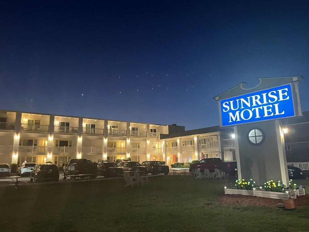 Sunrise Motel - Exterior