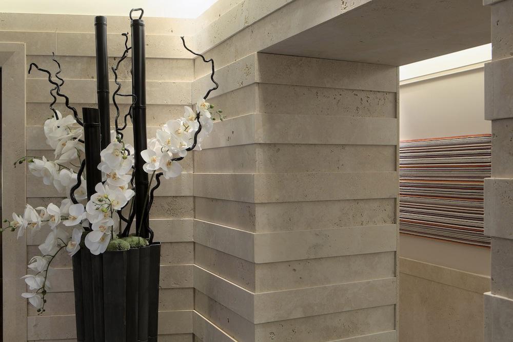 Stendhal Luxury Suites - Interior