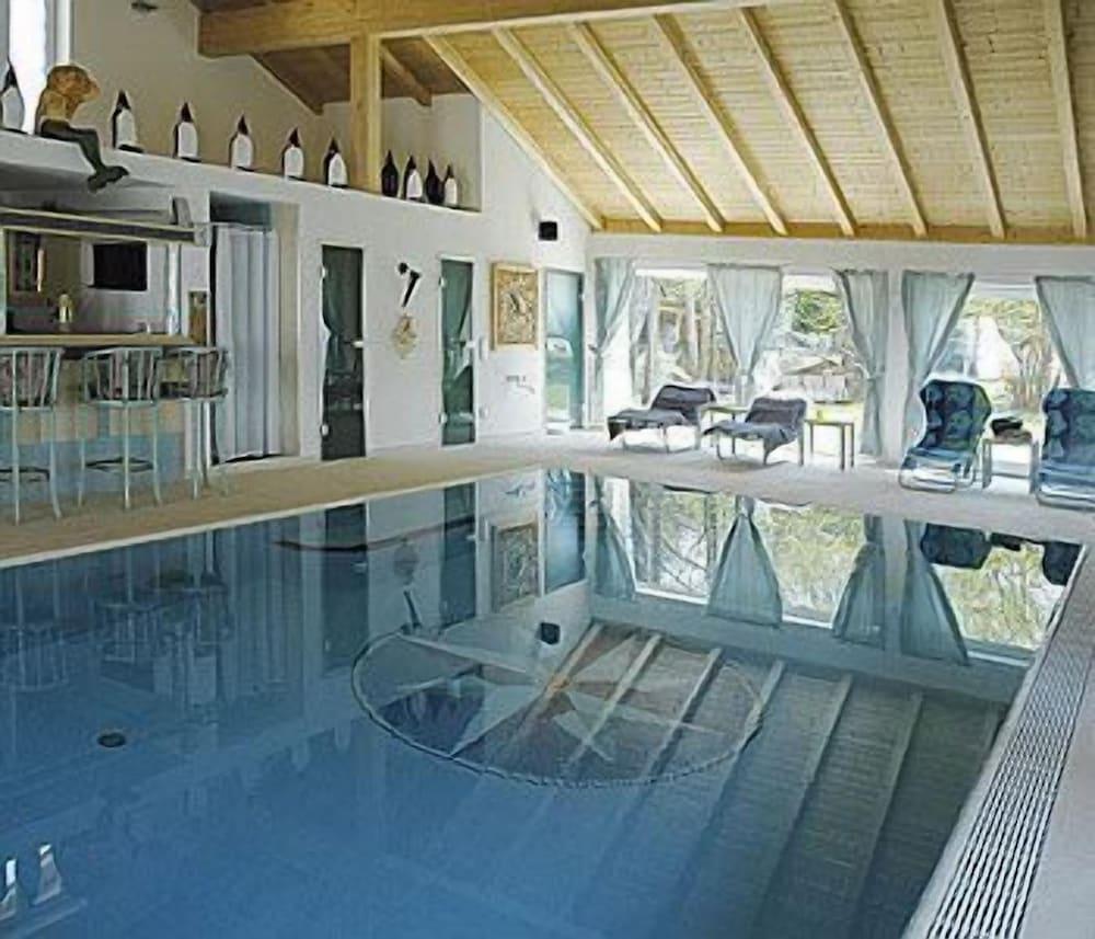Resorthotel Chalet Valley - Indoor Pool