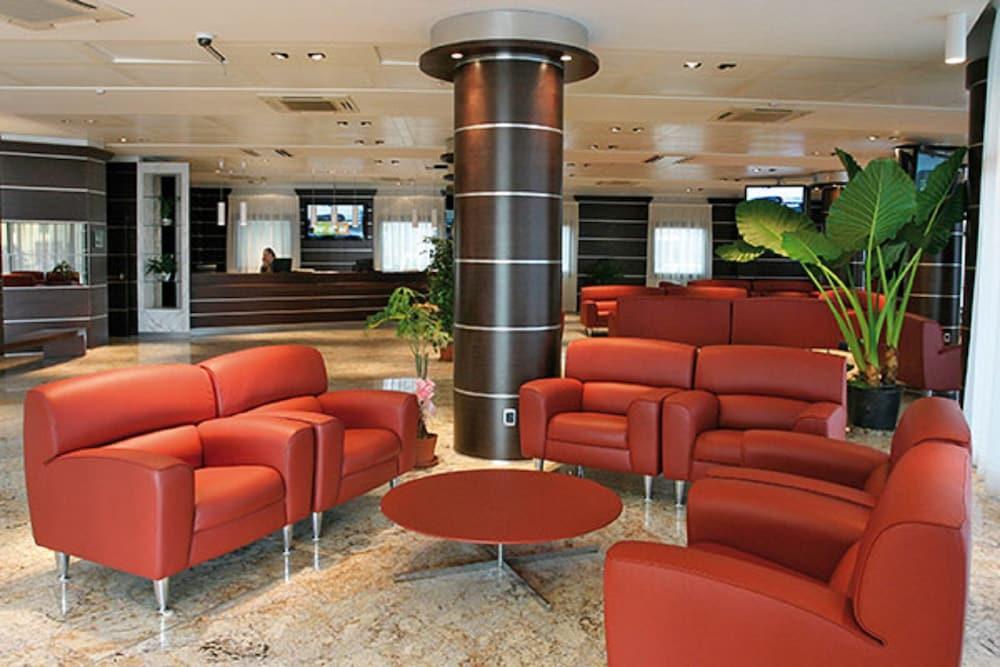 Dado Hotel International - Lobby Sitting Area