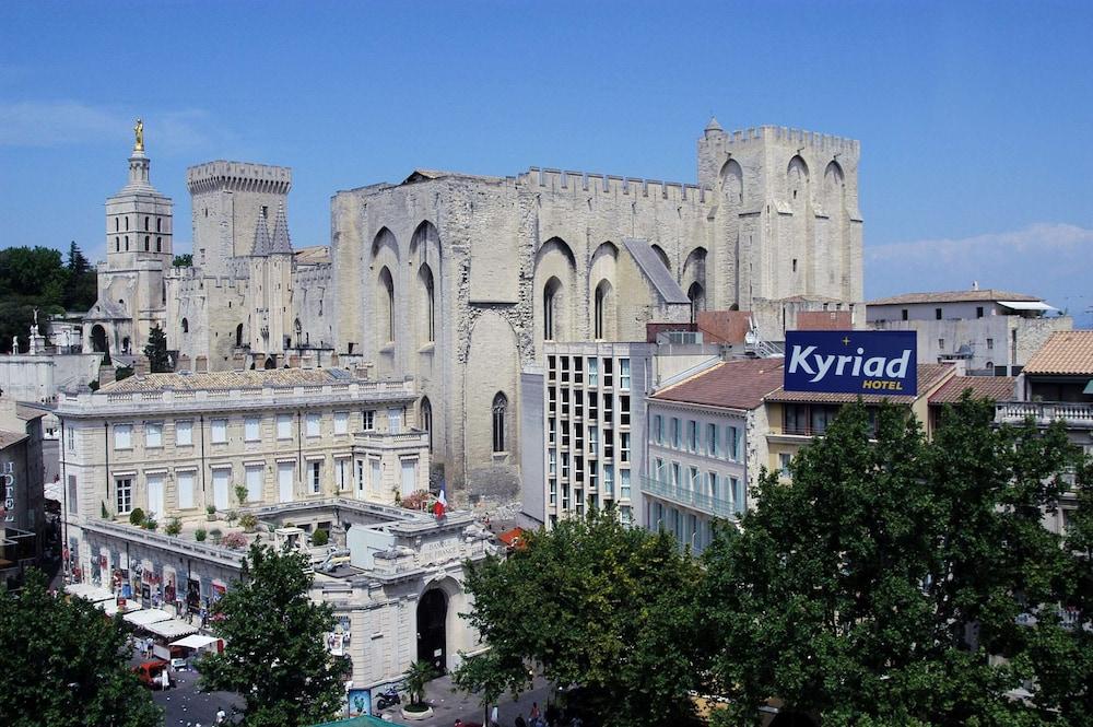 Kyriad Avignon Palais Des Papes - Featured Image
