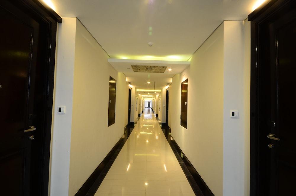 The Sahira Hotel Syariah - Interior
